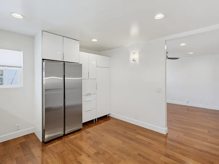 1470 Rosecrans Street — Photo 6