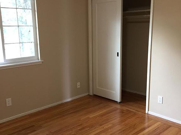 4th image of 2936 Emerson St