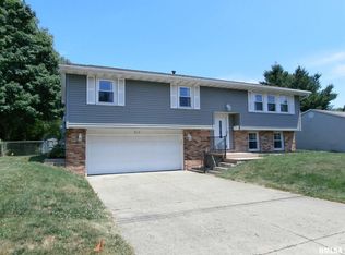 214 Cypress St, Pekin, IL 61554