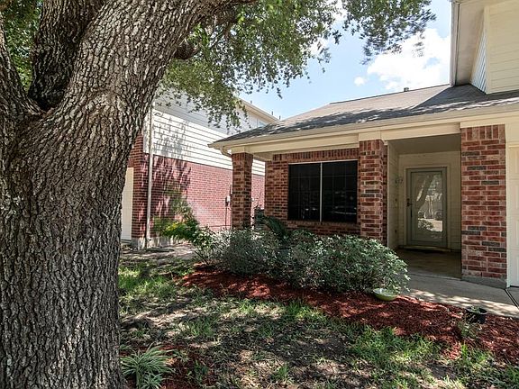 2nd image of 4814 Russet Trail Ct