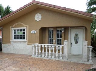 2670 W 70th Pl, Hialeah, FL 33016