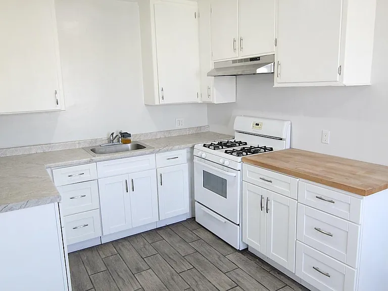 3247 W Century Blvd #8 — Photo 15