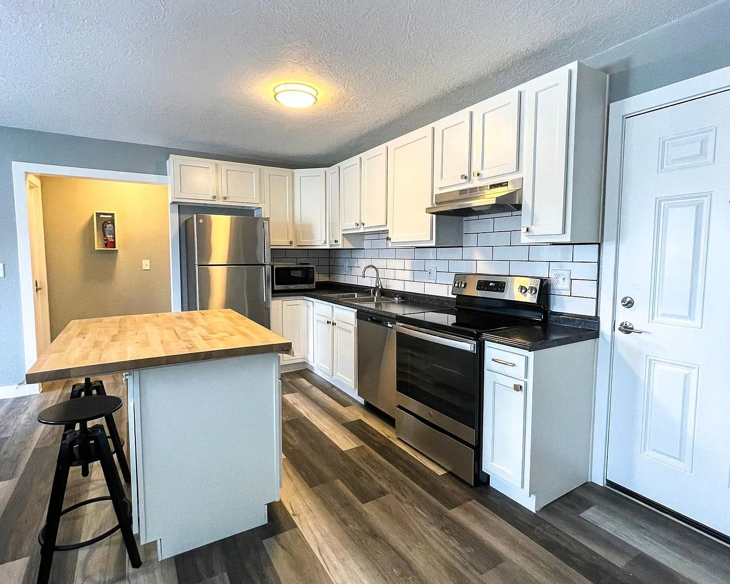 Back-To-School Special! Private Furnished Room Across From Unc | $500 Deposit | Utilities & Wi-Fi... — Photo 1