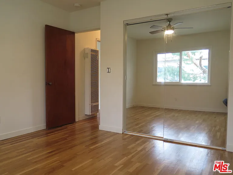 2221 Ocean Park Blvd #5 — Photo 12