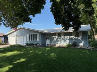 2411 Douglas St, Windom, MN 56101