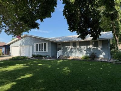 2411 Douglas St, Windom, MN, 56101