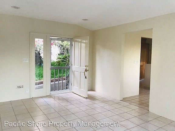 2nd image of 2718 Medlow Ave