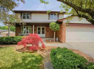 700 Cumberland Dr, Mount Clemens, MI 48043