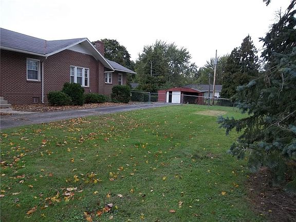 2nd image of 110 E Pinehurst St
