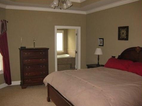 Master bed - tray ceiling