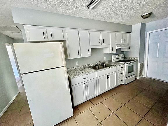 2nd image of 911 N Iowa Ave APT 3