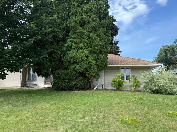 9818 11th Ave S, Bloomington, MN 55420