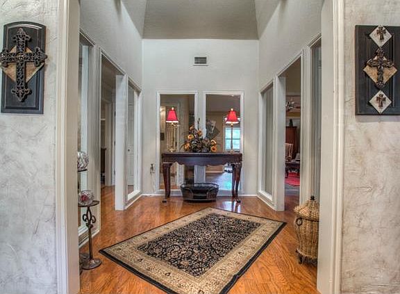 2nd image of 2456 Stonegate Dr N
