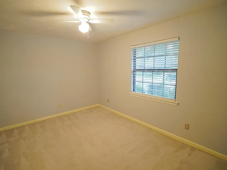 4424 Stratfordshire Ct — Photo 20