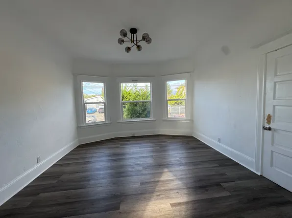 921 37th St, Oakland, CA 94608