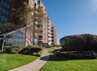 1 Seal Harbor Rd APT 601, Winthrop, MA 02152