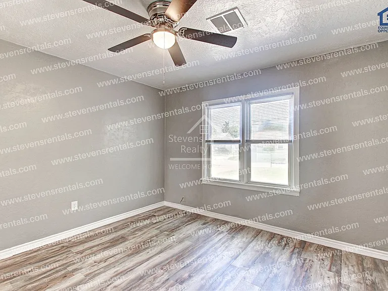 1210 NW Irwin Ave — Photo 24