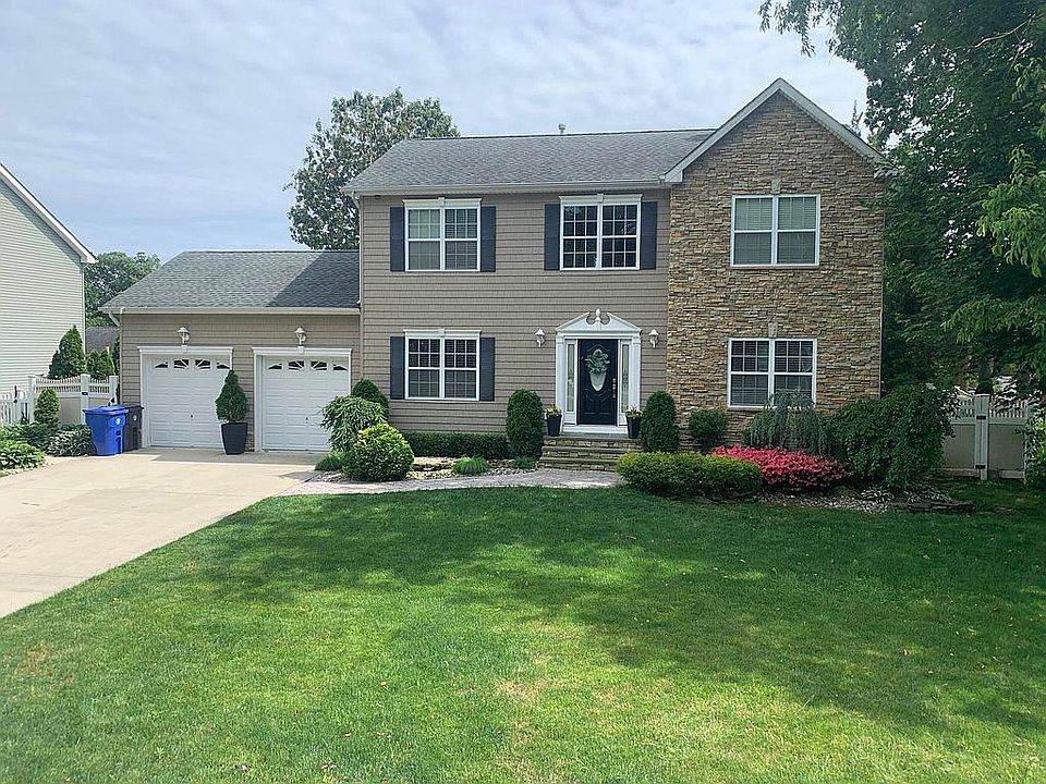 1st image of 653 Nottingham Ct