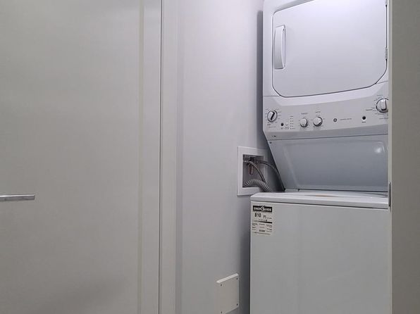 1 bedroom rental in Surrey — photo 9