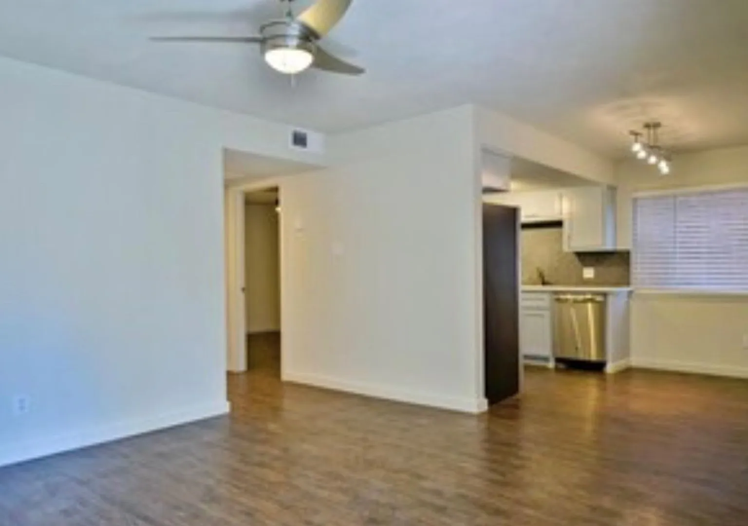Dream Montrose - 3412 Graustark Street — Photo 1