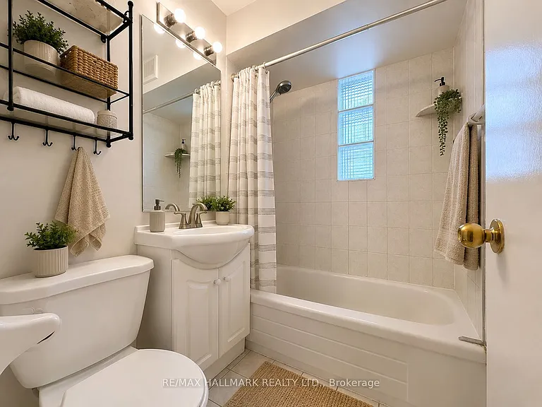 740 Kennedy Rd #31 — Photo 16