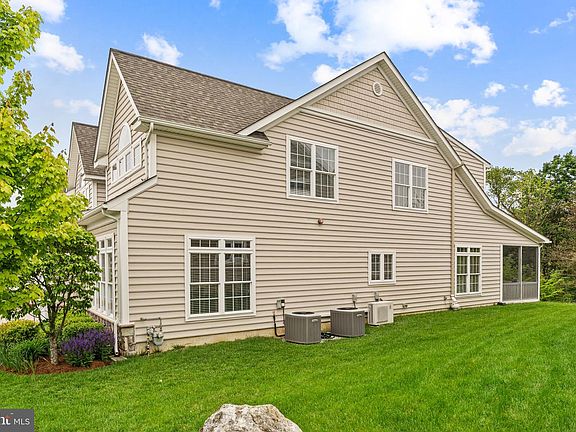 3rd image of 1212 Calista Ln