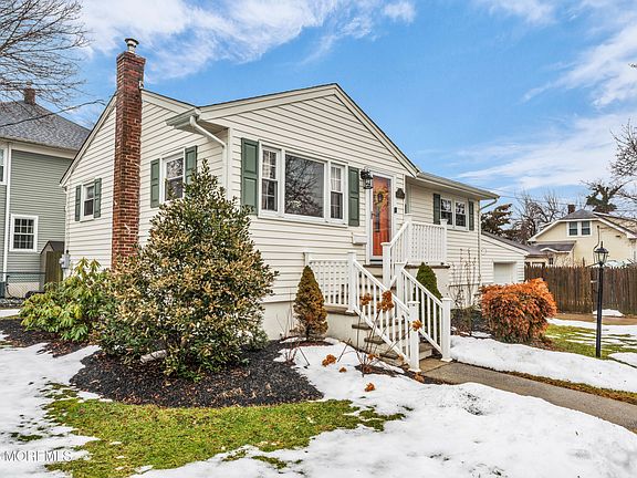 2nd image of 75 Carpenter Street