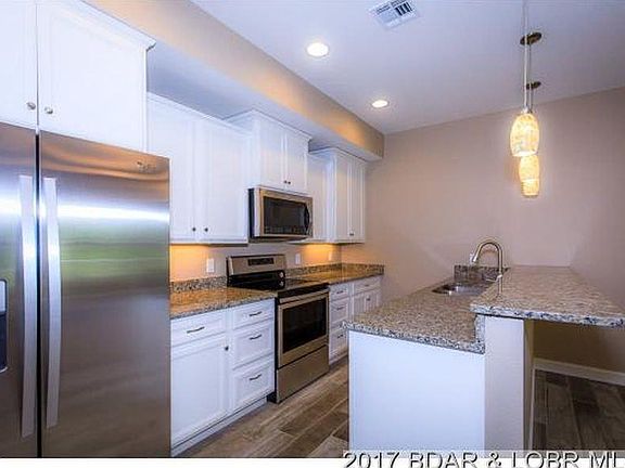 4th image of 852 Fontana Ln
