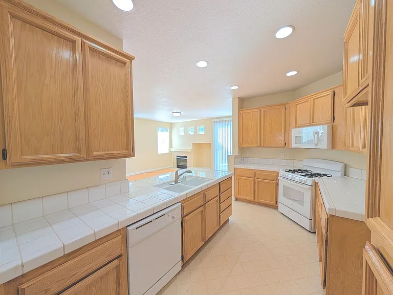 2756 Red Clover Way — Photo 6