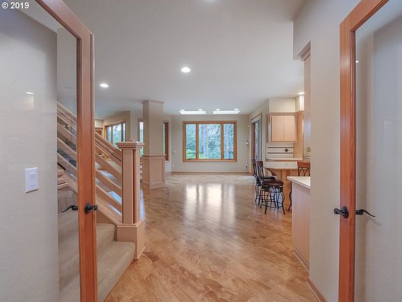 5th image of 1509 SE Oxford Ln