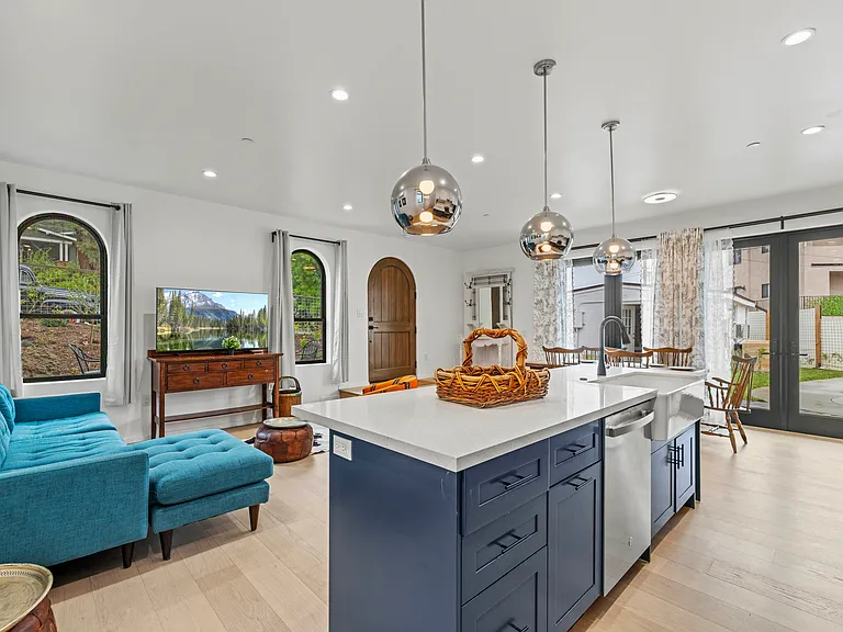 1221 S Chavez St — Photo 4
