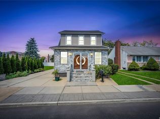 214 W John St, Hicksville, NY 11801