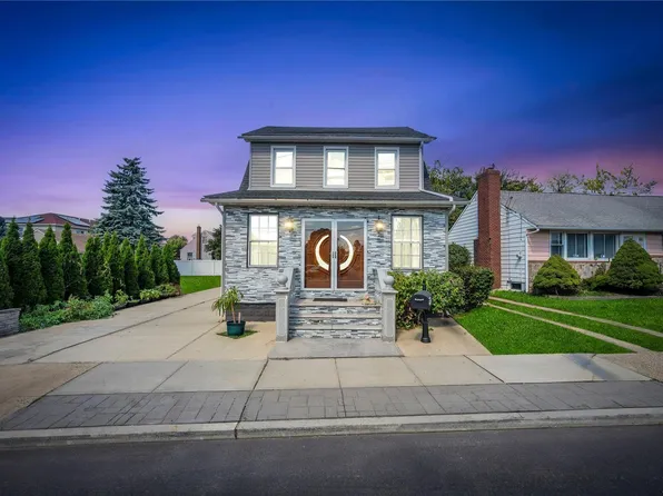 214 W John Street, Hicksville, NY 11801