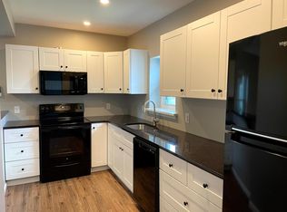 41 4th St #B, Pennsburg, PA 18073