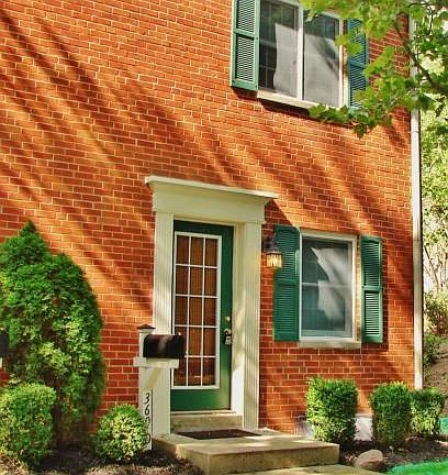 2nd image of 360 Parkview Dr APT D