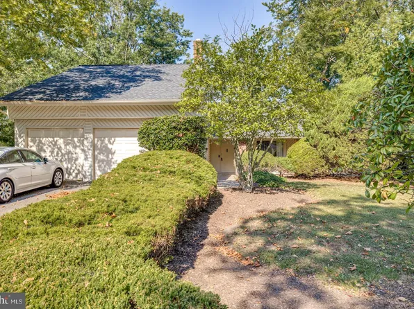 11 Concord Rd, Marlton, NJ 08053
