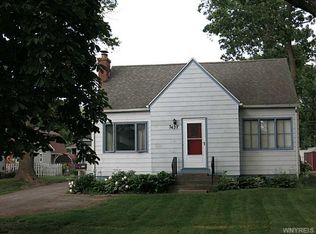 3427 Wallace Dr, Grand Island, NY 14072