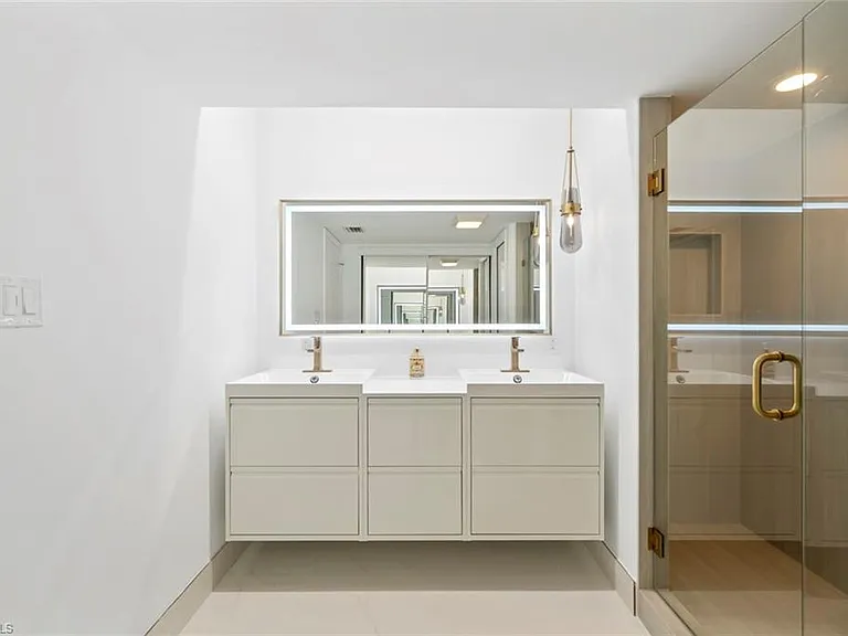 879 Meadowland Dr #C — Photo 31