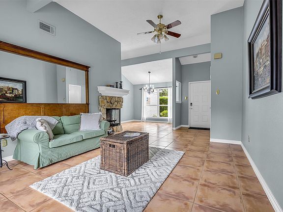 3rd image of 17314 Chapel Pine St