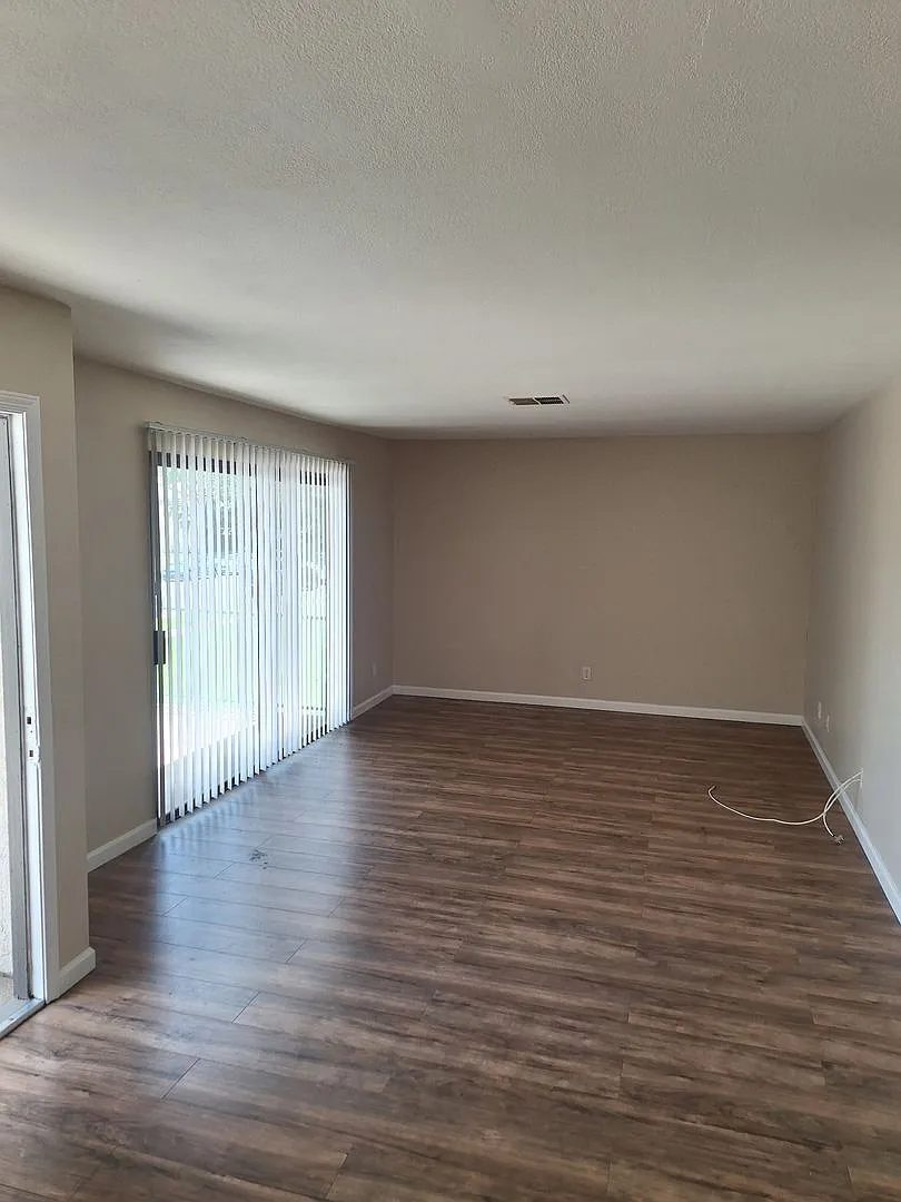 **Move In Special** 2 Bedrooms in the City of Redlands — Photo 4