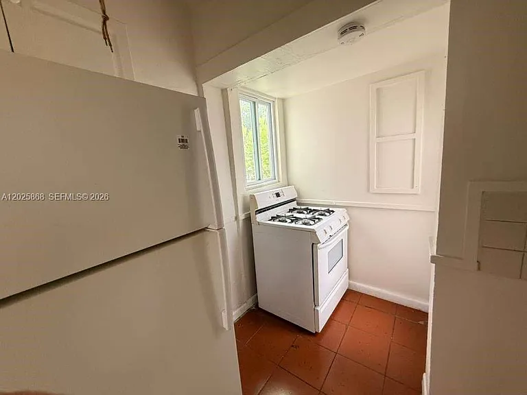 1919 SW 2nd St #B — Photo 6