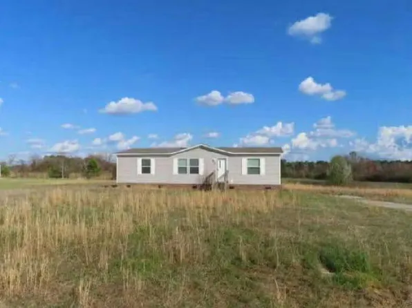 381 Emily Dr, Chadbourn, NC 28431