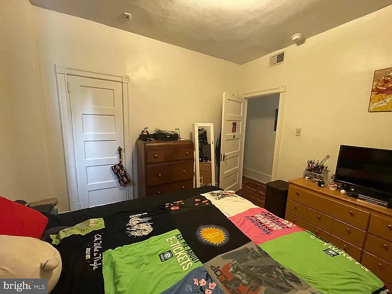 226 S 45th St #2 — Photo 7