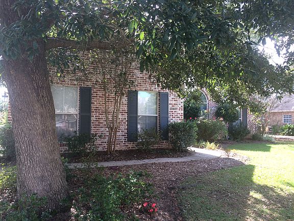 Beautifully landscaped yard