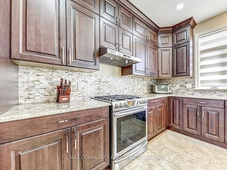 23 Blossom Ct — Photo 10