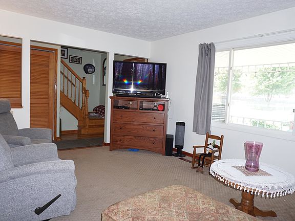 4th image of 1850 Enfield Dr