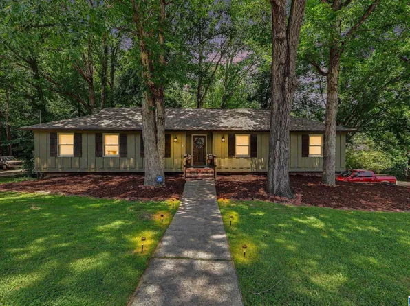 3304 Pembrooke Ln, Birmingham, AL 35226