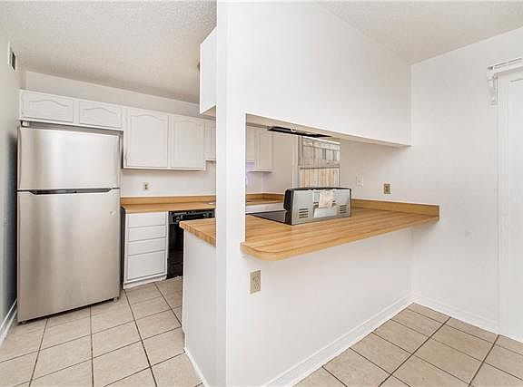 4th image of 305 Ormond Meadows Dr APT B