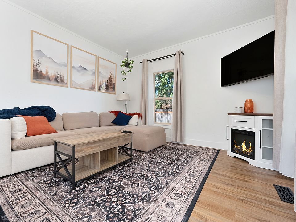 1st image of 1221 N A St
