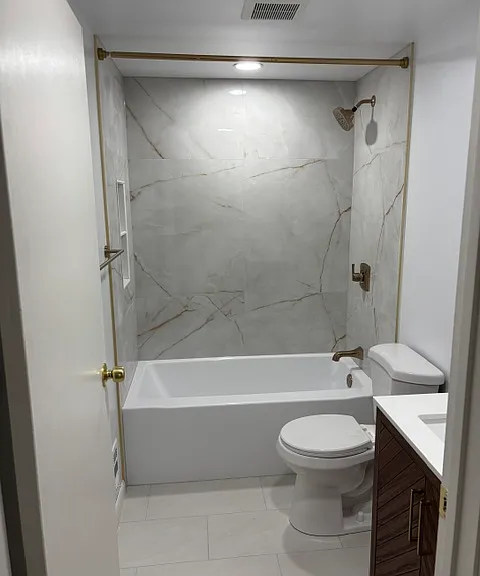 Soaking tub